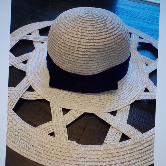 Cream Floppy Sun Hat - Picture 9 of 9